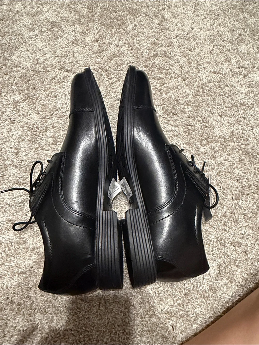 Clarks Black Leather Cap-Toe Lace-Up Oxfords